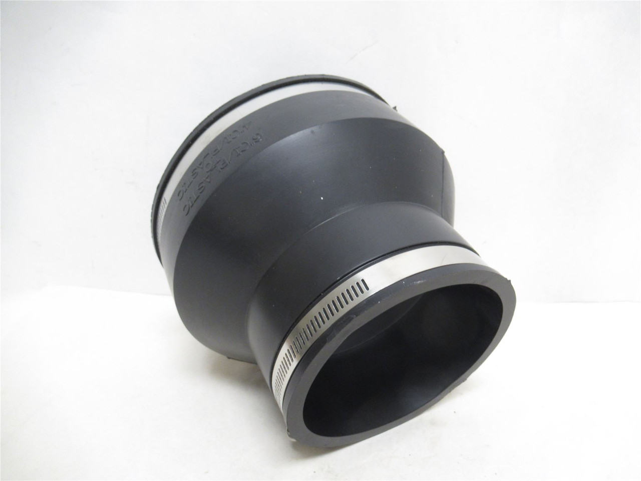 Fernco 1056-64; Elastomeric Flexible Pipe Coupling; 6" x 4"