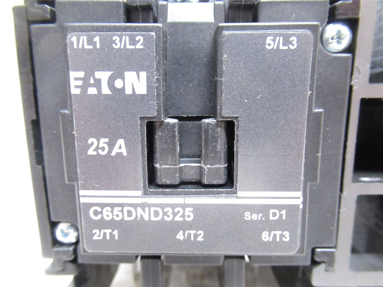 Eaton C65DND325C; Reversing Contactor 25A 3P 600VAC Coil 480V Eaton C65DND325C; Reversing Contactor 25A 3P 600VAC Coil 480V