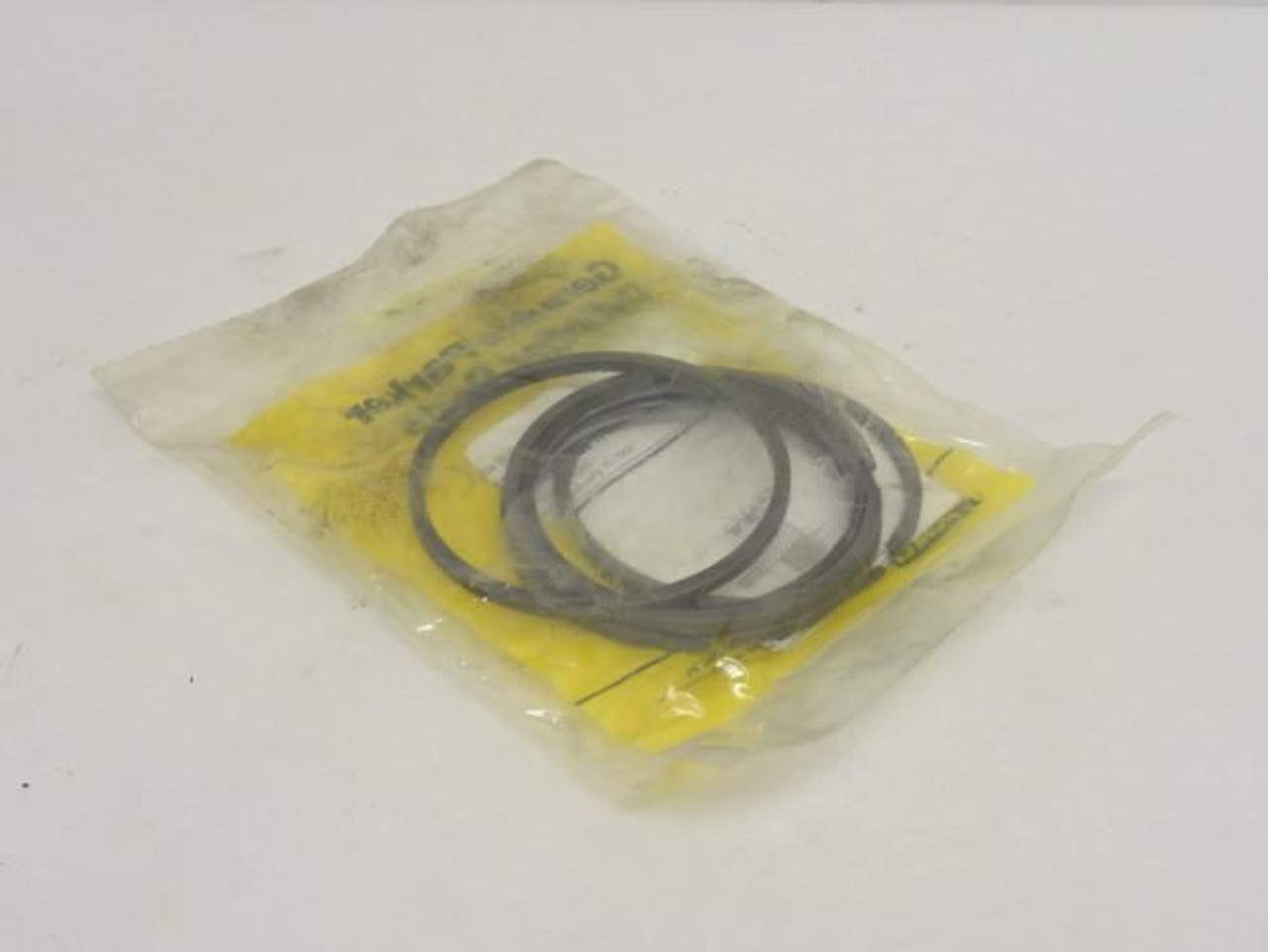 Parker PR322H0001; Cylinder Seal Kit; Size: 3-1/4"