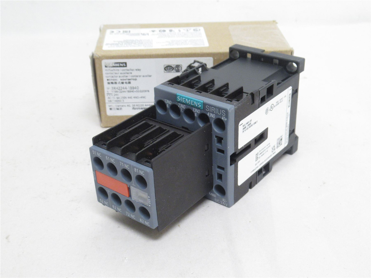 Siemens 3RH2244-1BB40; Contactor; 6A; 24VAC; Coil: 24VDC; 8P