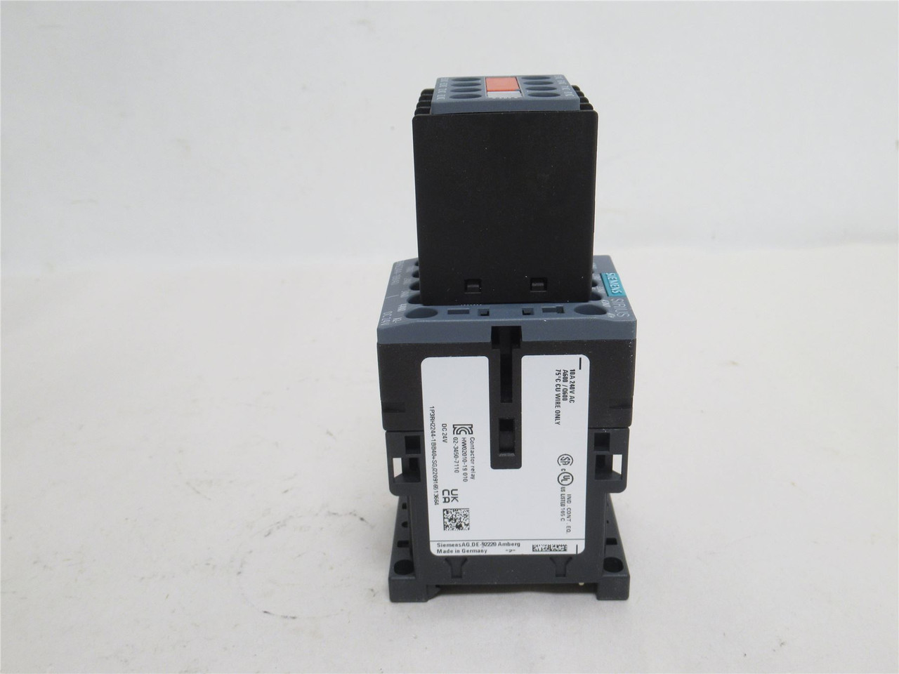 Siemens 3RH2244-1BB40; Contactor; 6A; 24VAC; Coil: 24VDC; 8P