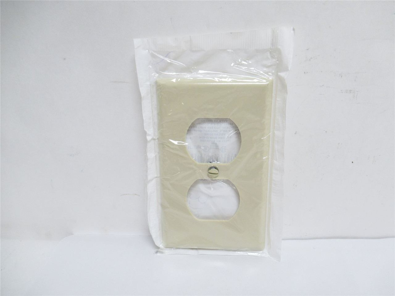 Leviton 020-86003; Lot-3; Ivory Duplex Receptacle Wall Plate