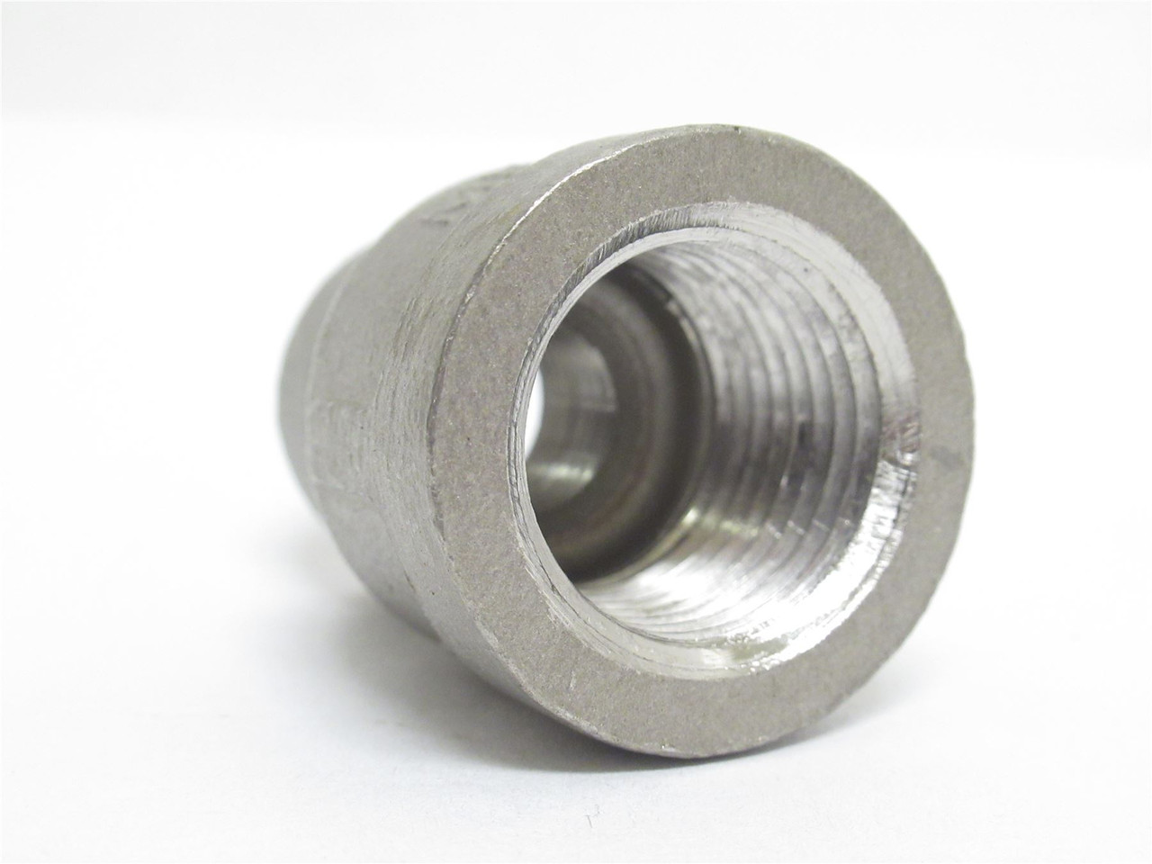 MB 40RC111N012014; Reducing Coupler; SS-304; 1/2 x 1/4NPT