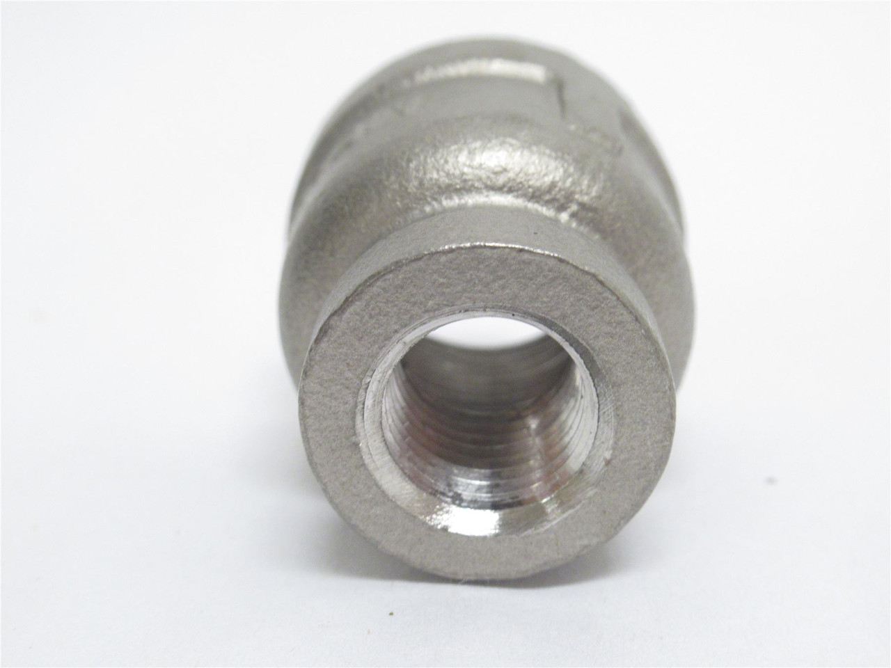 MB 40RC111N012014; Reducing Coupler; SS-304; 1/2 x 1/4NPT