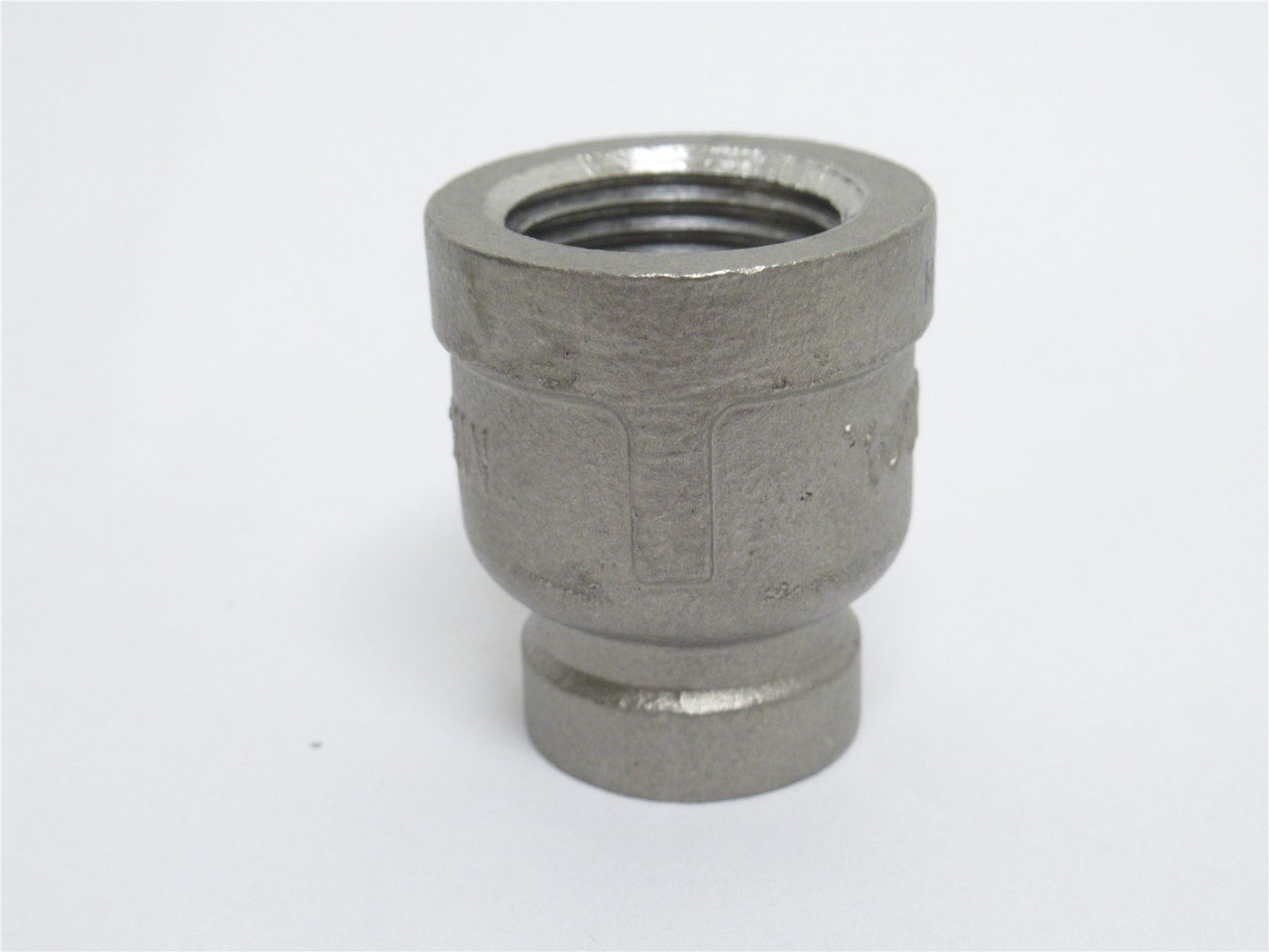 MB 40RC111N012014; Reducing Coupler; SS-304; 1/2 x 1/4NPT