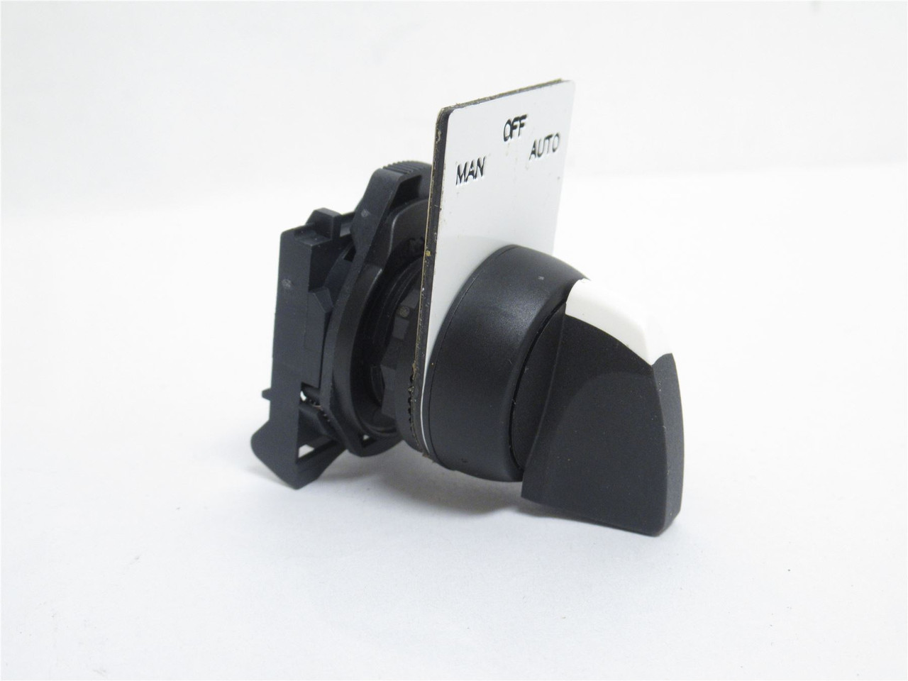 CBJ 103.100.503; Manual Off/Automatic Switch; 3-Position