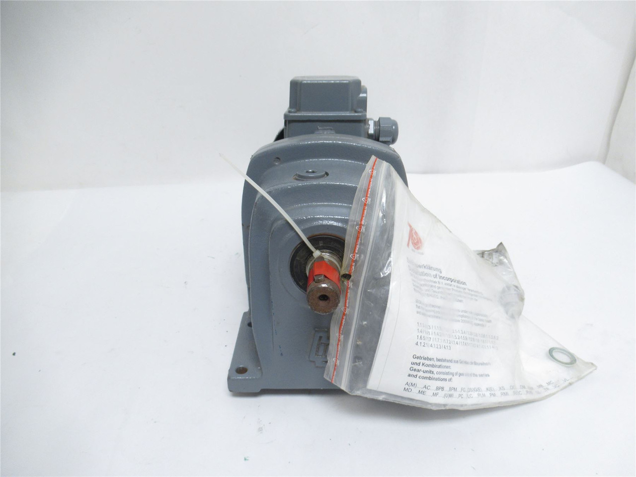 Bege 5AZA 71B-4; AC Gearmotor 1682377 15.3:1 Ratio; 0.37kw
