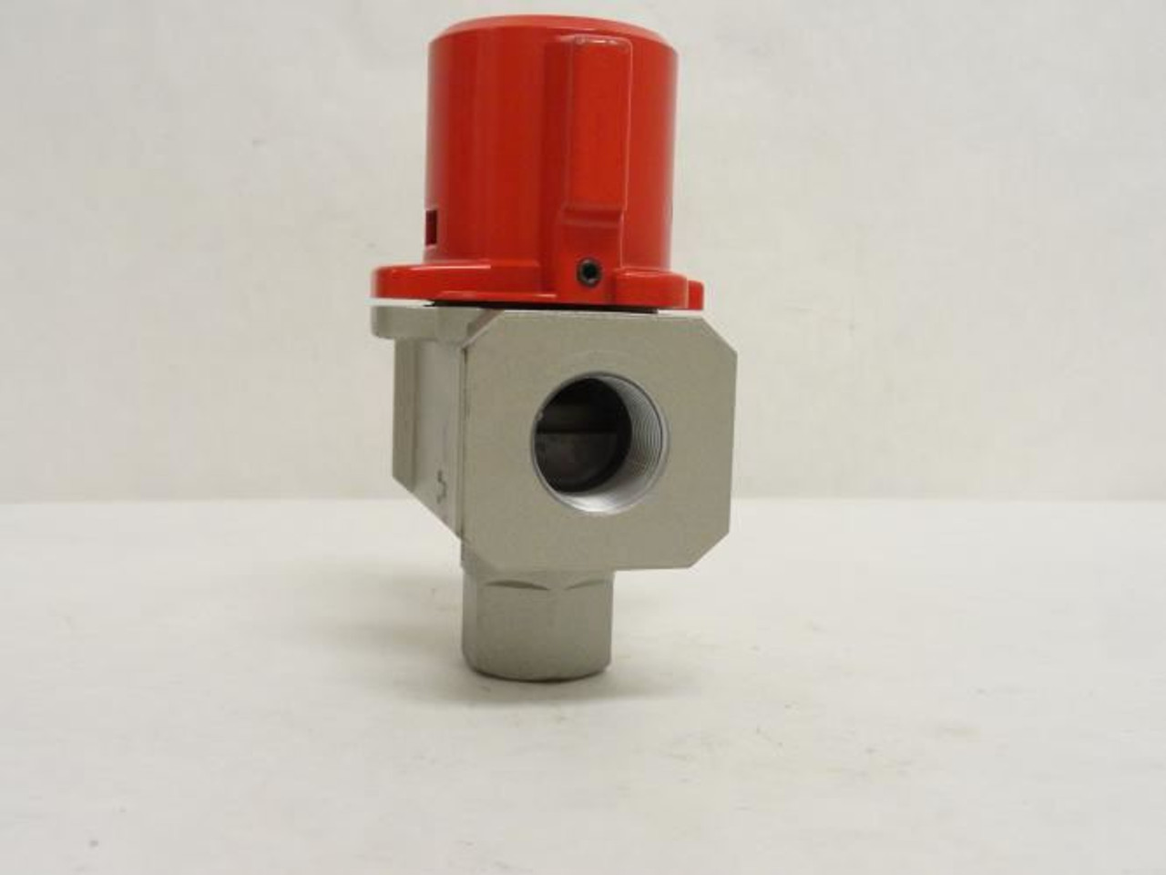 SMC VHS50-N06-Z; Lockout Hand Valve; 3-Port; 3/4FNPT