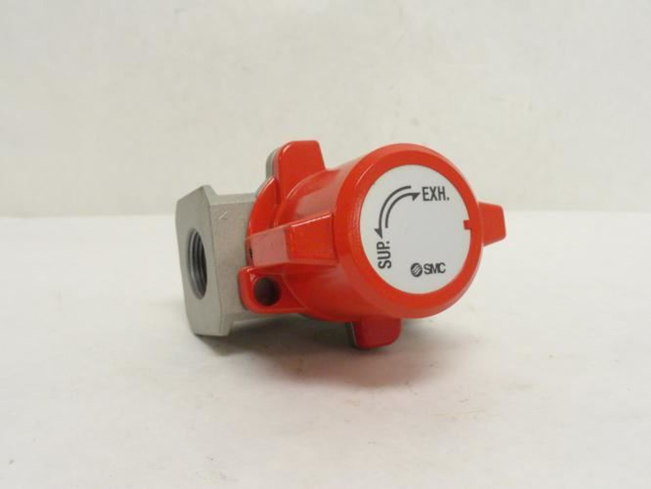 SMC VHS50-N06-Z; Lockout Hand Valve; 3-Port; 3/4FNPT