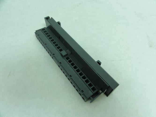 Helmholz 700-392-1AJ10; Front Connector; 20 Pin