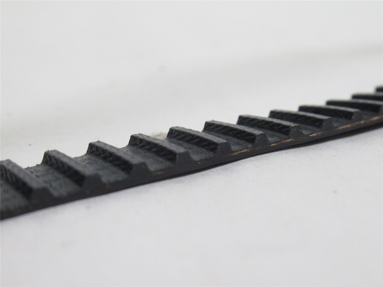 Gates 140XL037; Timing Belt; 14" Long; 3/8" Width; 70 Teeth