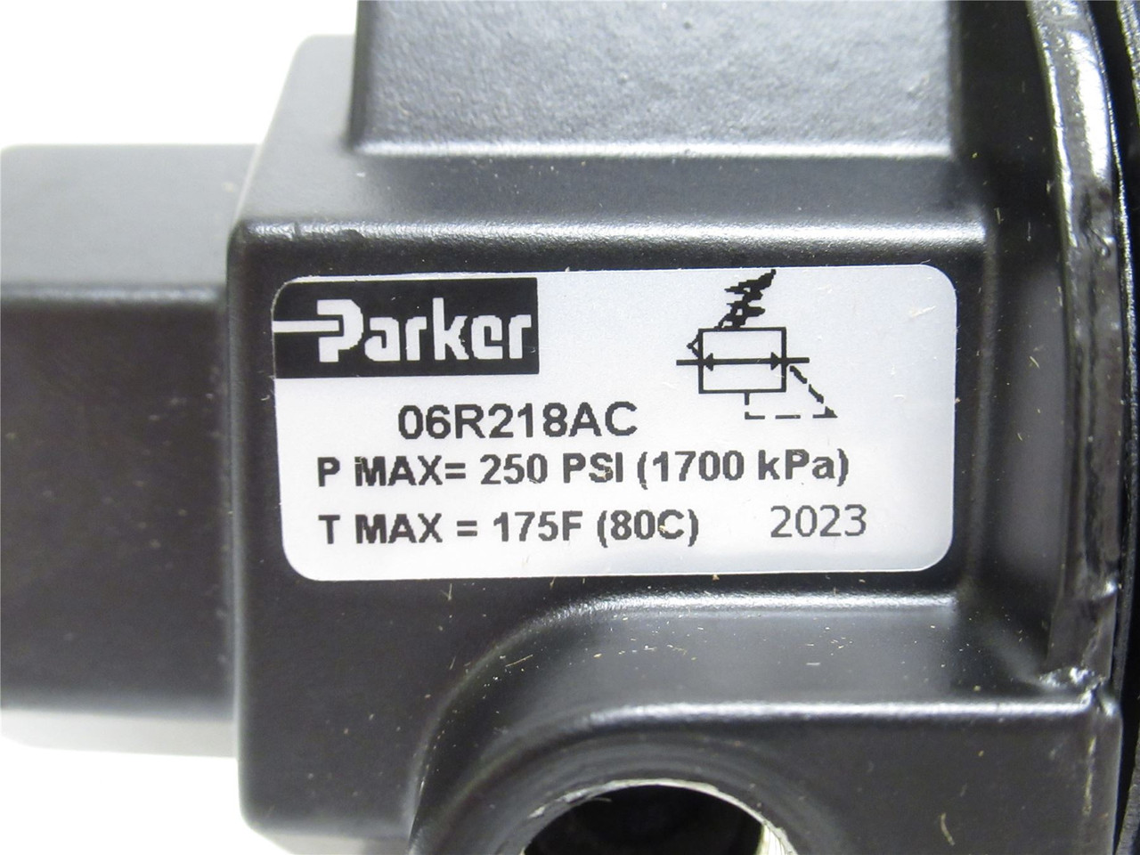 Parker 06R218AC; Air Regulator; 3/8NPT; 90CFM; 2-125PSI