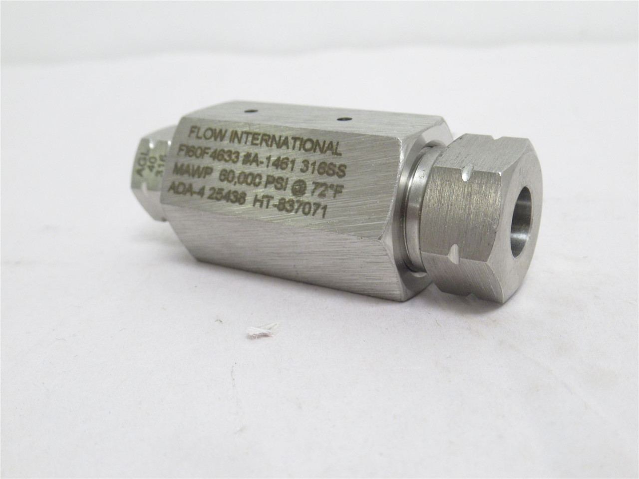 Flow Intl 60F4633; Reducing Coupler; 3/8" x 1/4" Tube Size