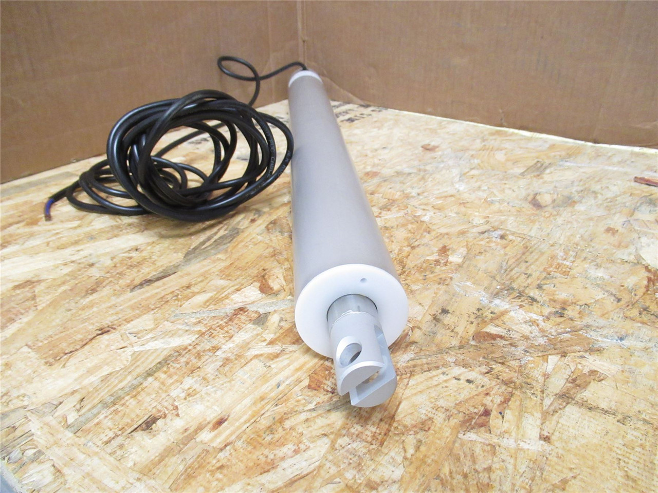 Lynx Labeling 103.207.516; Power Lift Motor; 22" Long; 50mm W