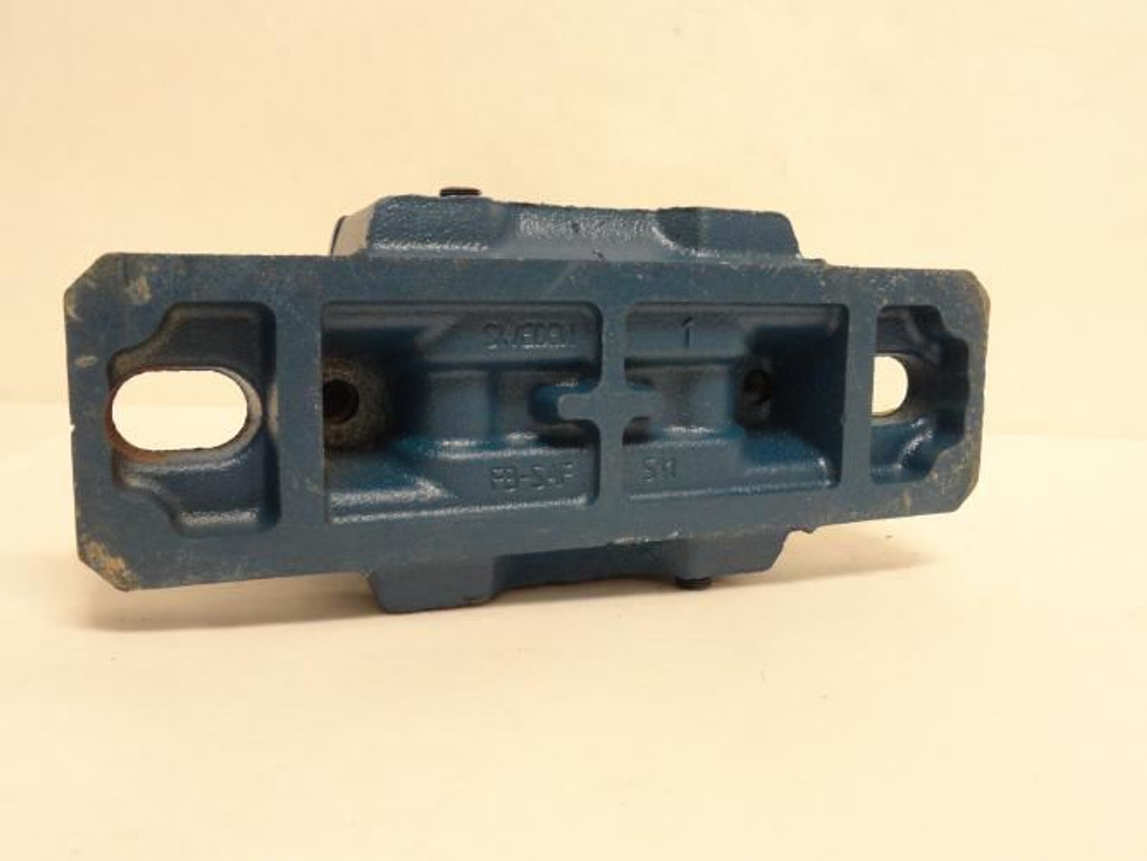 SKF SAF 511; Split Pillow Block Housing; 2-Bolt; Cast Iron
