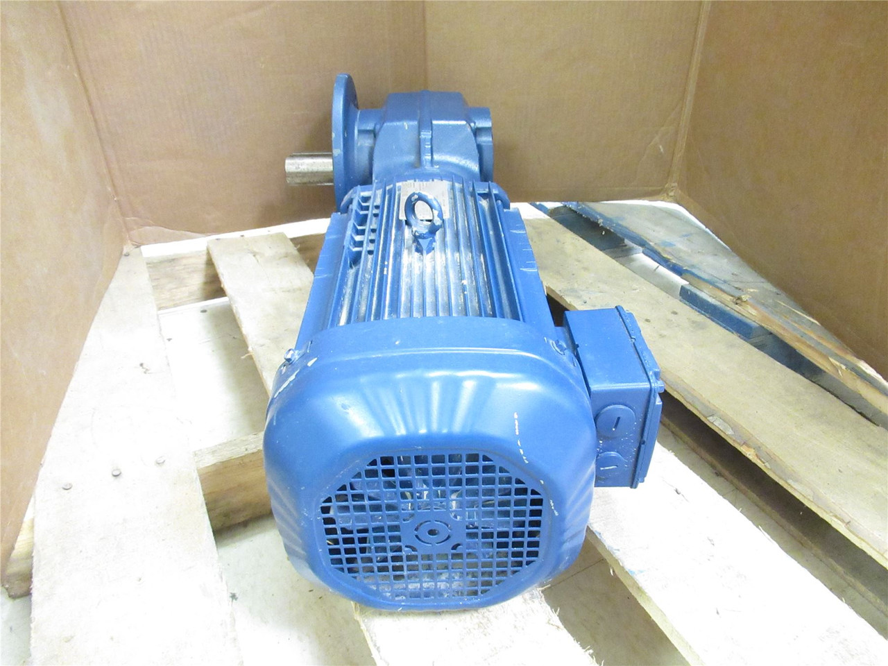 SEW KF67 DRN132S4/DH; AC Gearmotor; 17.54:1 Ratio; 230/460V