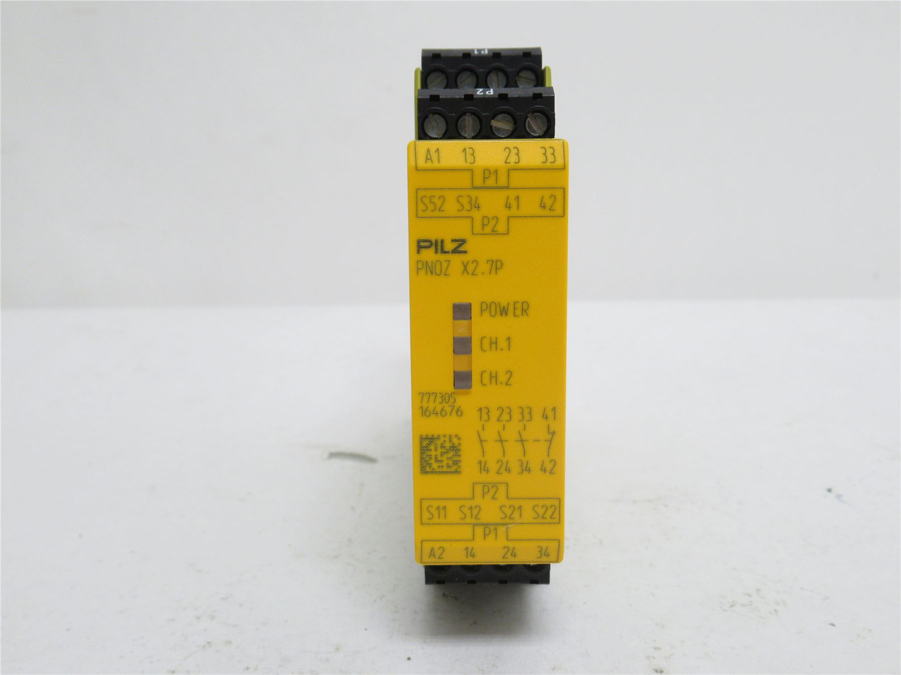 Pilz PNOZ X2.7P; Safety Relay 777305; 24VAC/DC; 3-NO; 1-NC