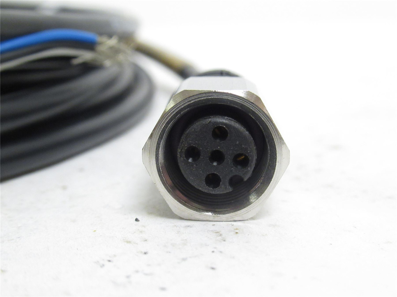 ifm E18014; Micro DC Connector; 4-Wire; 22 AWG; 5m Wire