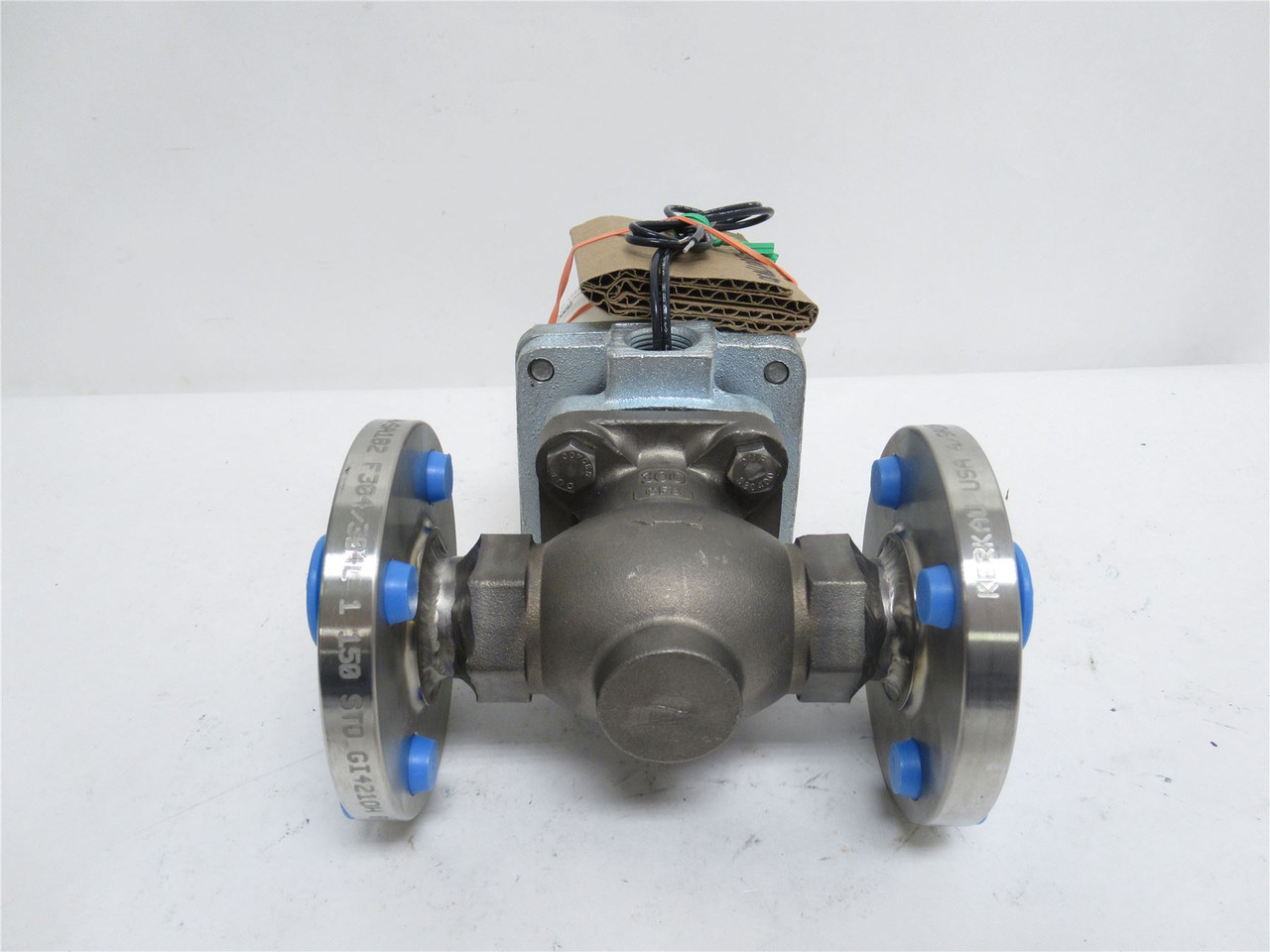 Magnatrol E31K34-ZCZF1; Solenoid Valve; SS; 1" Flange; 200PSI