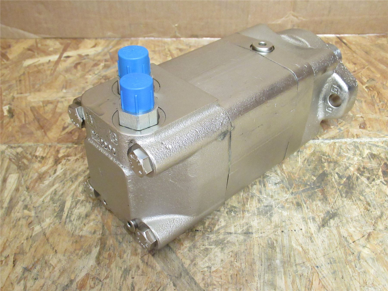 Young Associates HS475E2GSB; Hydraulic Motor; 1/2 JIC Ports