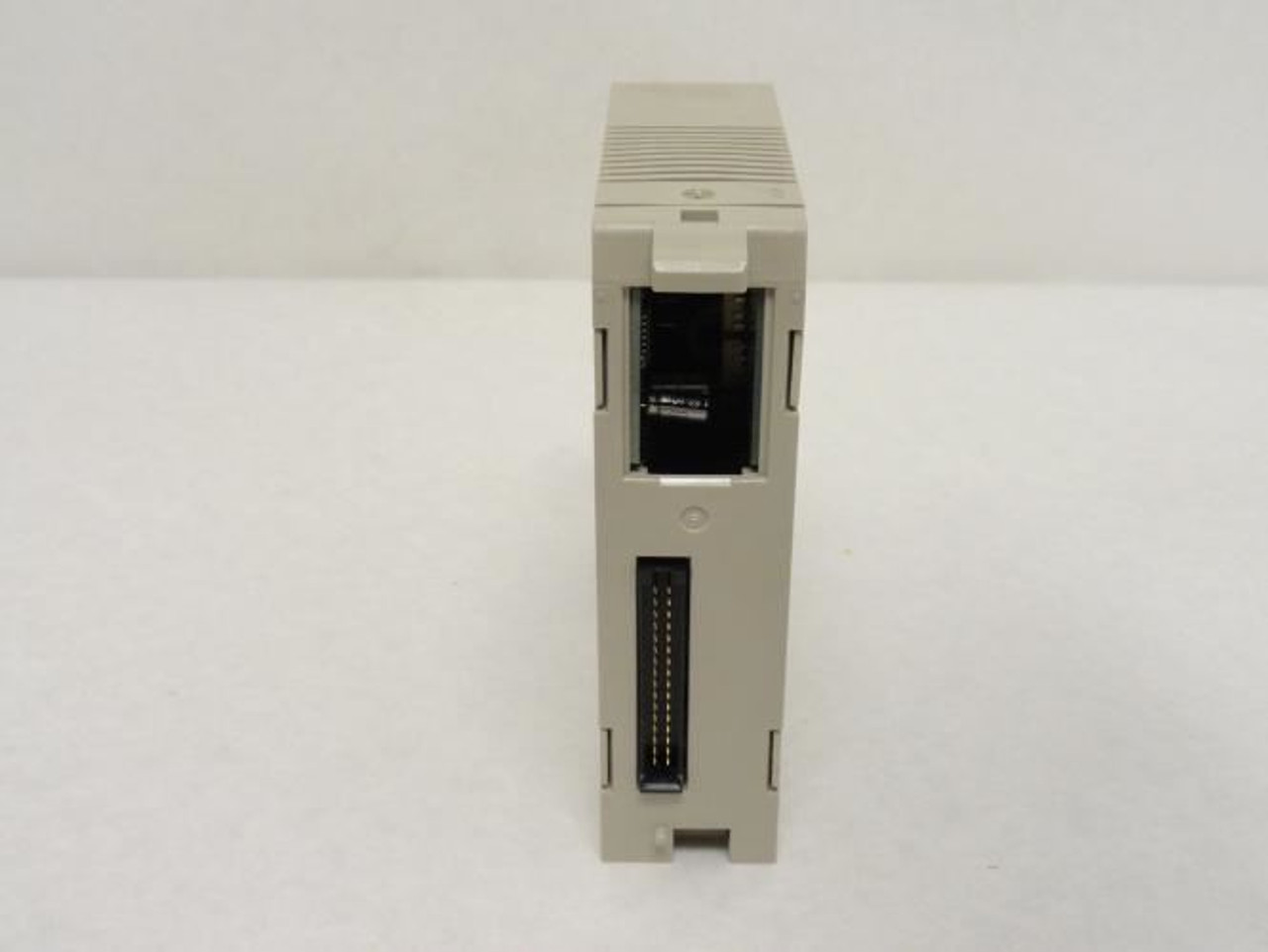 Omron C200H-DA002; Analog Output Module; -10/+10V; 4/20mA; 4PT