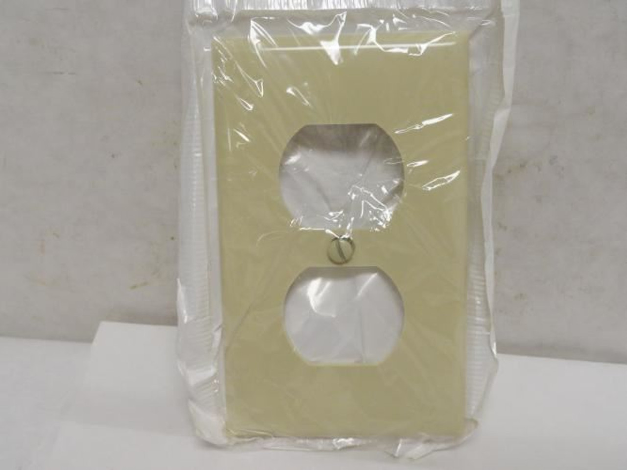 Leviton 80703-I; Lot-9; Duplex Device Receptacle Wallplates