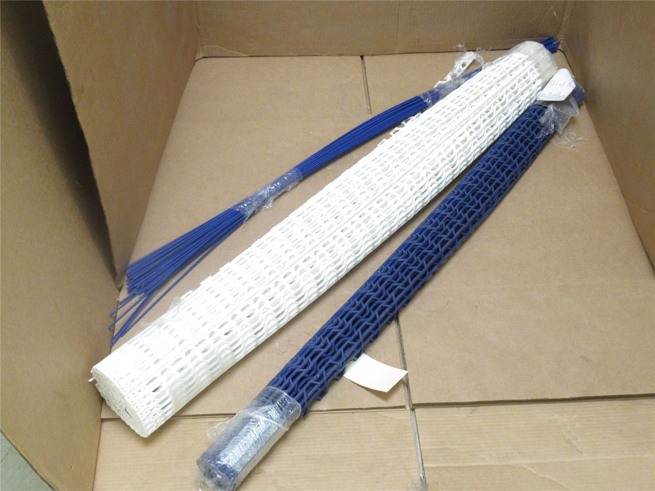 MFG- MDL-UNKN-237572; Mixed Flat Top Belts-Blue-White 48"W