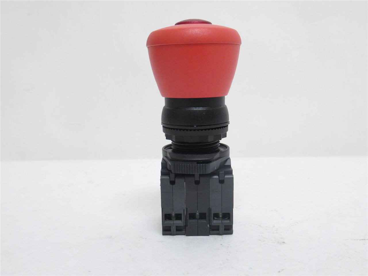 Vemag PPI200001725; Momentary Push Button Assembly; 10A; 600V