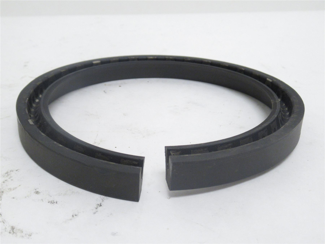 Garlock 23X6362; Split Oil Seal 4.43"ID x 5.438"OD x 1/2" Wide