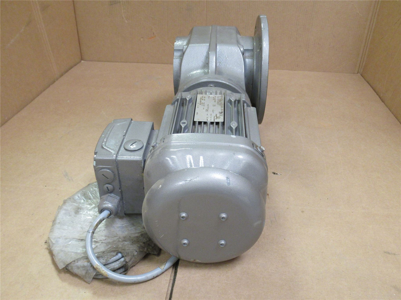 SEW KAF67DRE90L4/C; Wired AC Gear Motor; 2HP; 61:1 Ratio; 460V