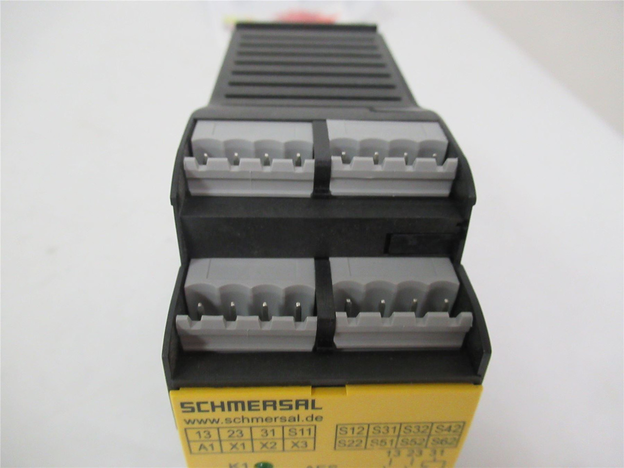 Schmersal AES2285; Safety Controller 24 VDC 2A