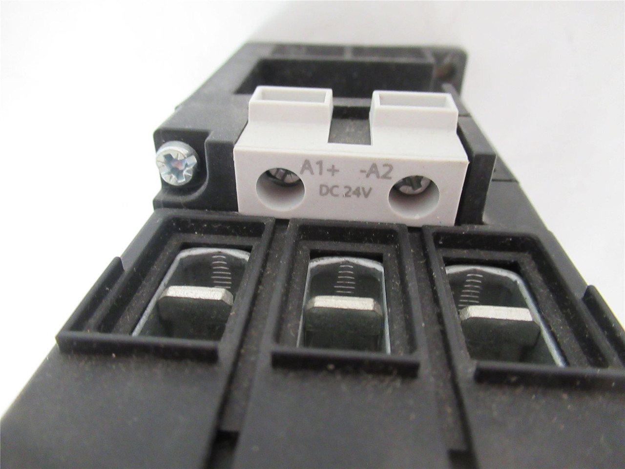 Siemens 3RT10351BB40; Contactor 40A 3P 690V COIL 24 VDC