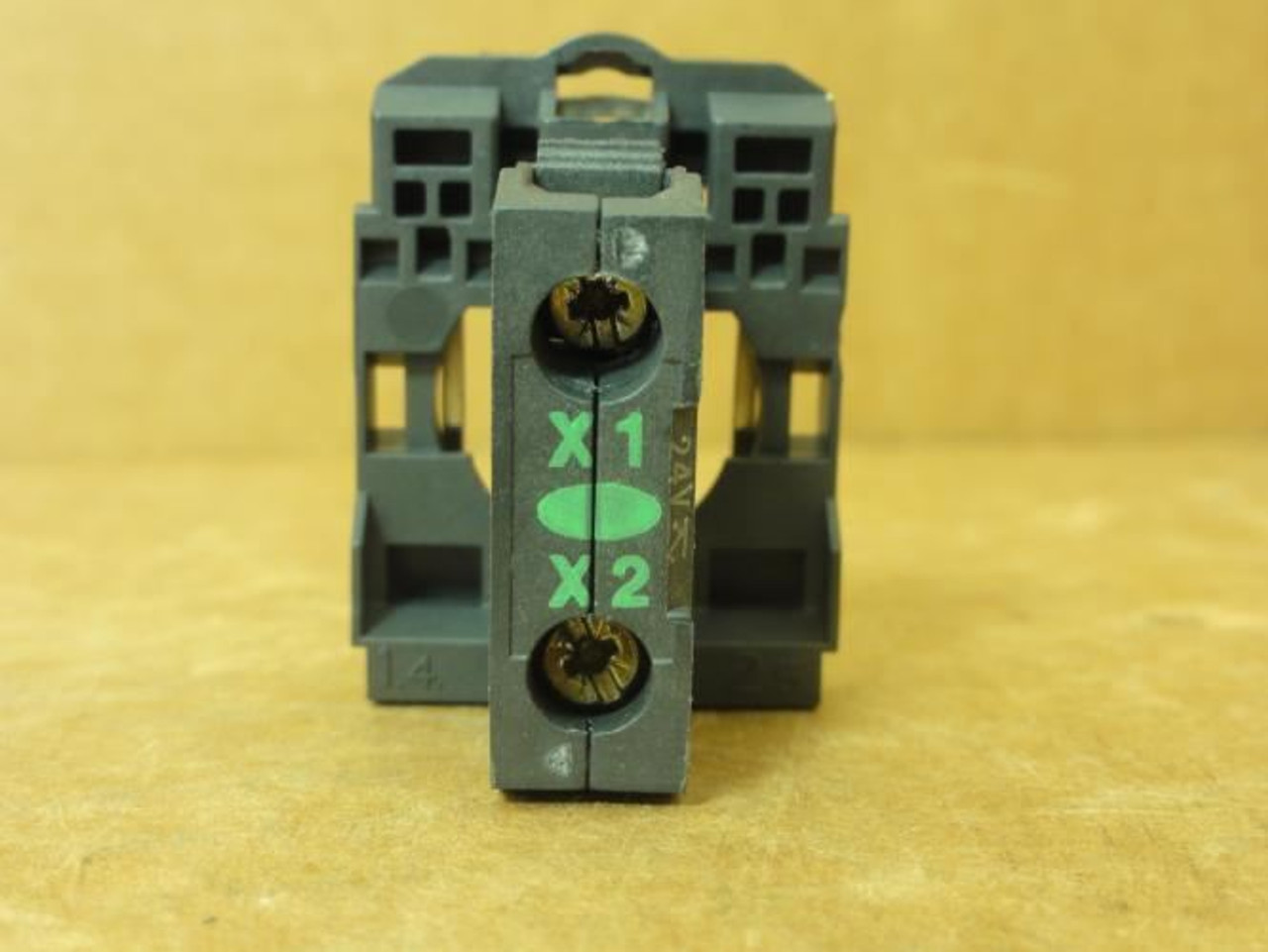 Schneider ZB5AVB3; Light Module Assembly; 24V; LED; Green