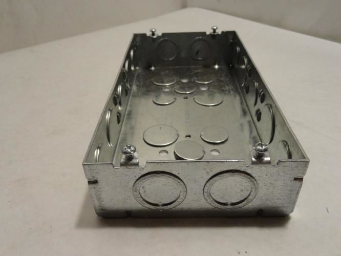 Cooper TP630; Gang Box; 3-Gang; Welded; Depth: 1-5/8"