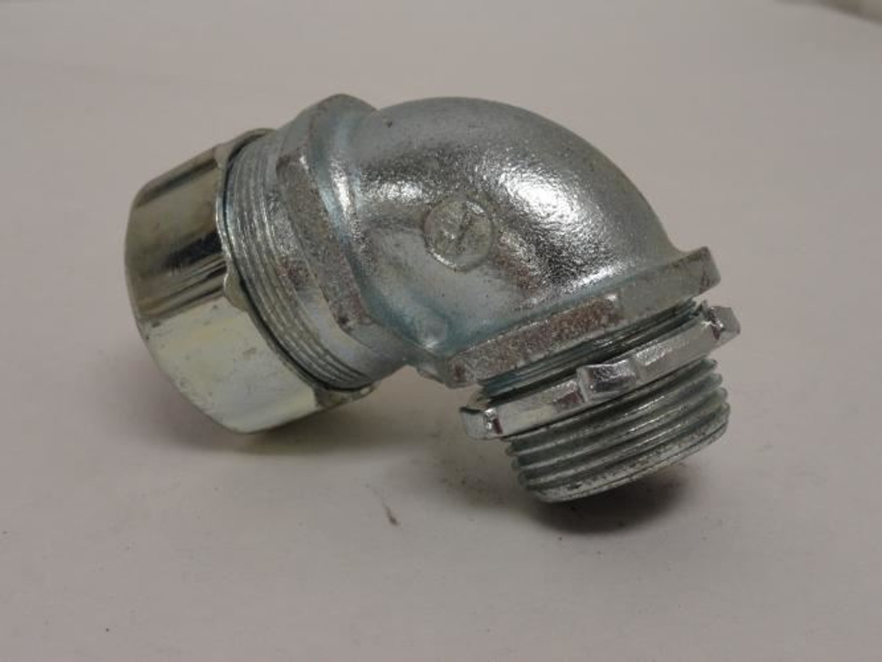 T&B 5254; Liquid Tight Noninsulated Connector; 90Deg; Size: 1"