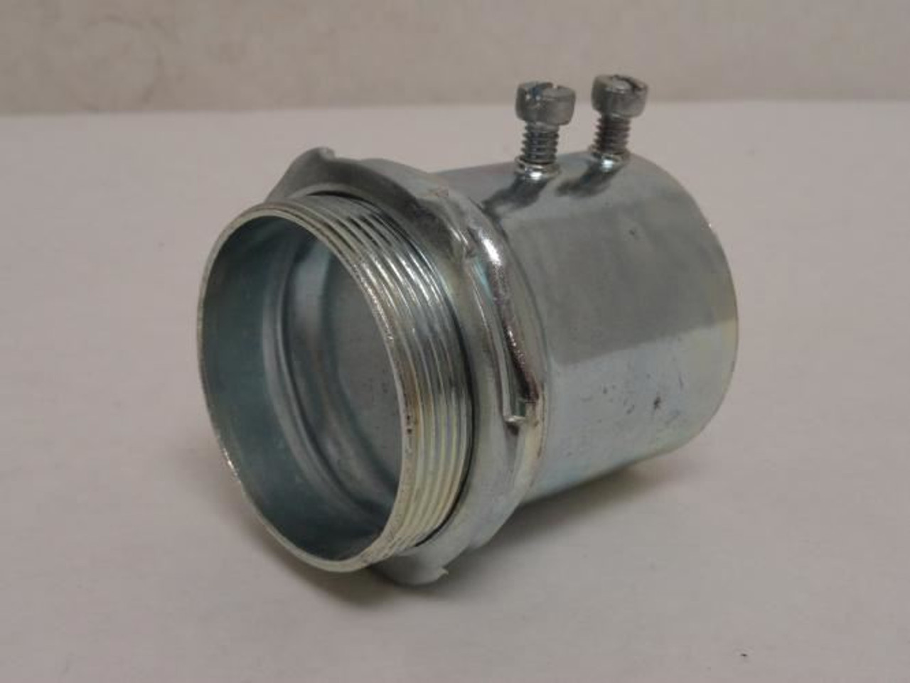 Industry-Std 52AV50; Set Screw Connector; 2" EMT