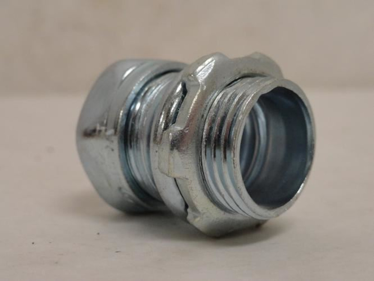 Raco 2902; Lot-2; Compression Connector; 1/2"; EMT