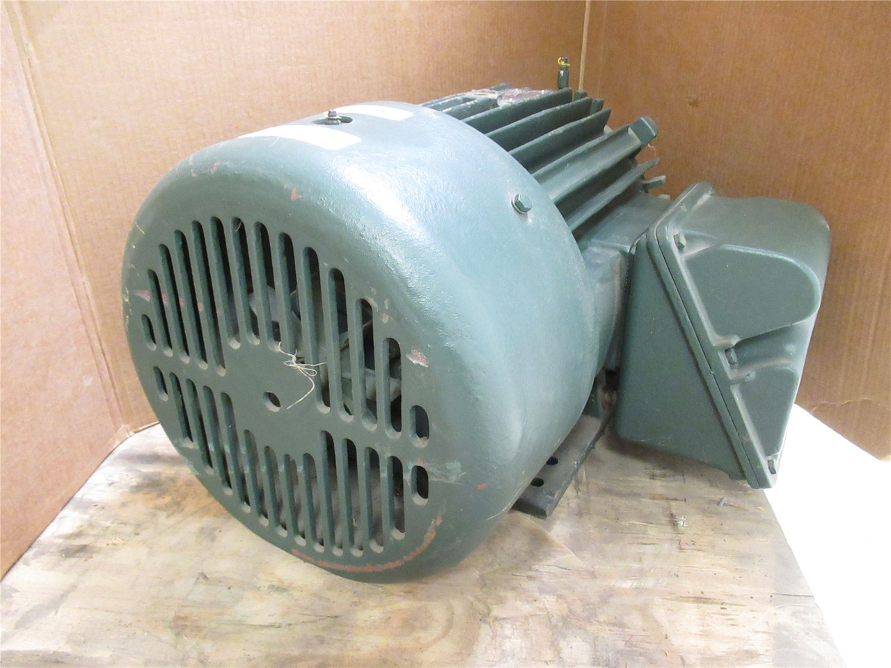 Toshiba B0252FLG3BMHJ0L; AC Motor 25Hp 460V 3520RPM; 3Ph; 28A; 60Hz