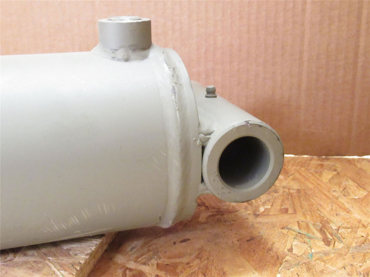 MFG- BM 37748; Hydraulic Cylinder 319-201; 4-1/2" Tube OD