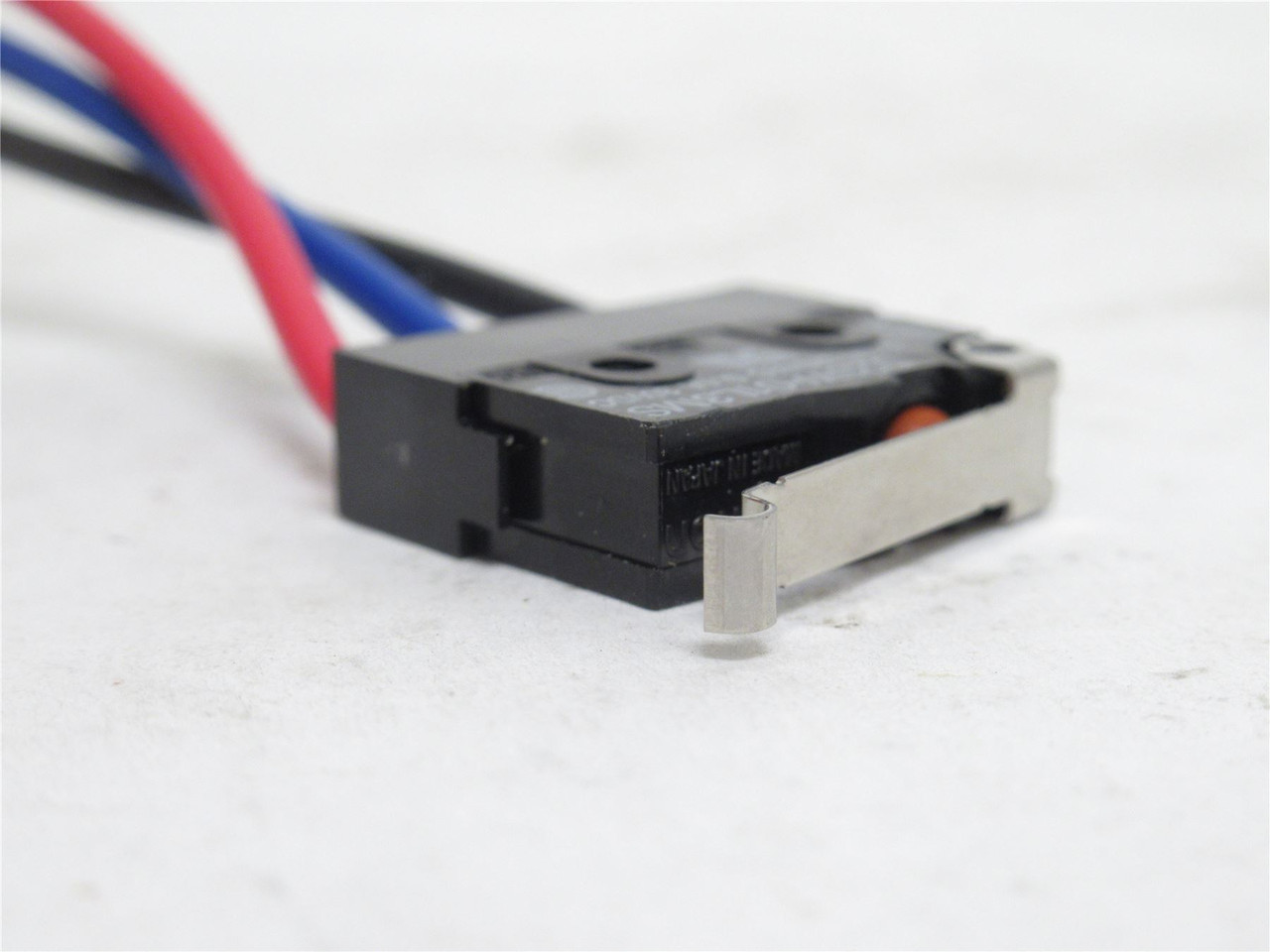 Omron D2SW-01L3MS; Wired Snap Action Switch 0.1A 125VAC/30VDC