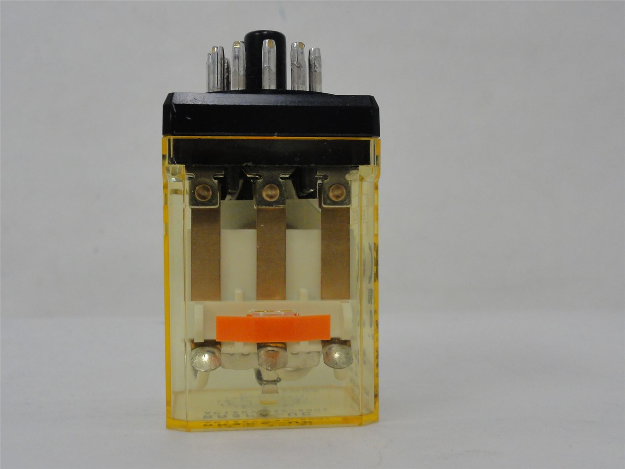 Idec RR3PA-UCAC120; Relay; 10A; Coil: 120VAC; 3PDT