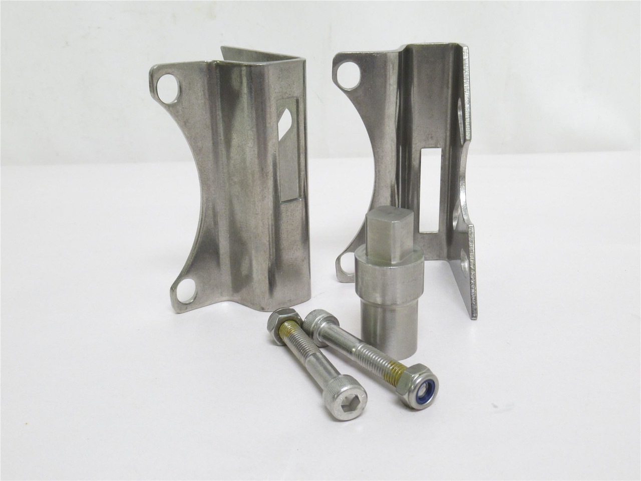 Dixon B5101-ISO300400; Rack/Pinion Mounting Kit 2" To 2-1/2"