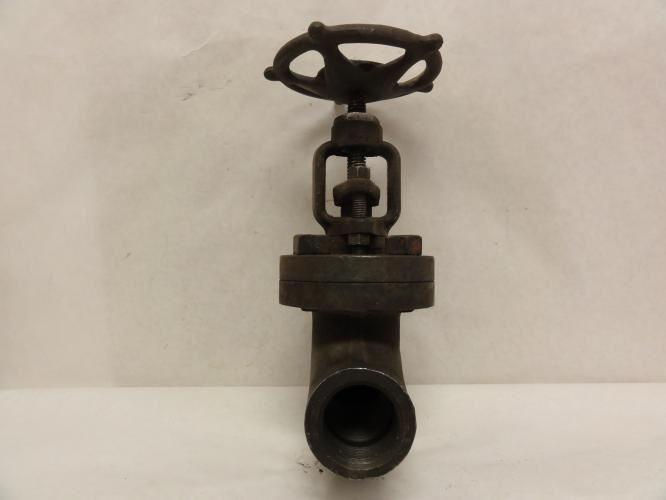 Henry Vogt 1-1/2"-800 12141; Globe Valve; 1-1/2 Fnpt; 1975Psi