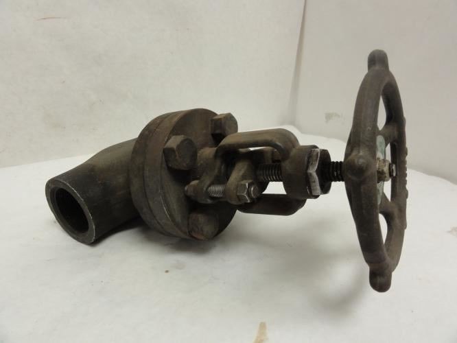 Henry Vogt 1-1/2"-800 12141; Globe Valve; 1-1/2 Fnpt; 1975Psi