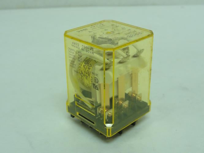 Idec RR3B-UAC24V; Plug In Relay; 10A; 240VAC; Coil: 24VDC; 3PDT