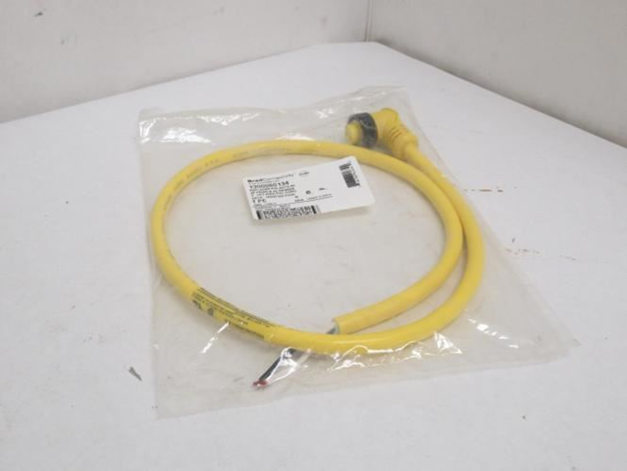 Woodhead 1300060134; Single-Ended Cordset 40710-90; 3' Long