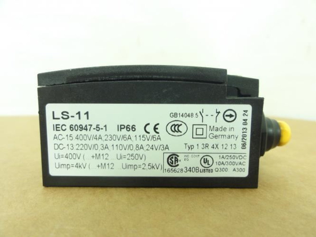 Eaton LS-11; Standard Action Limit Switch; Plunger; 415V; NO/NC