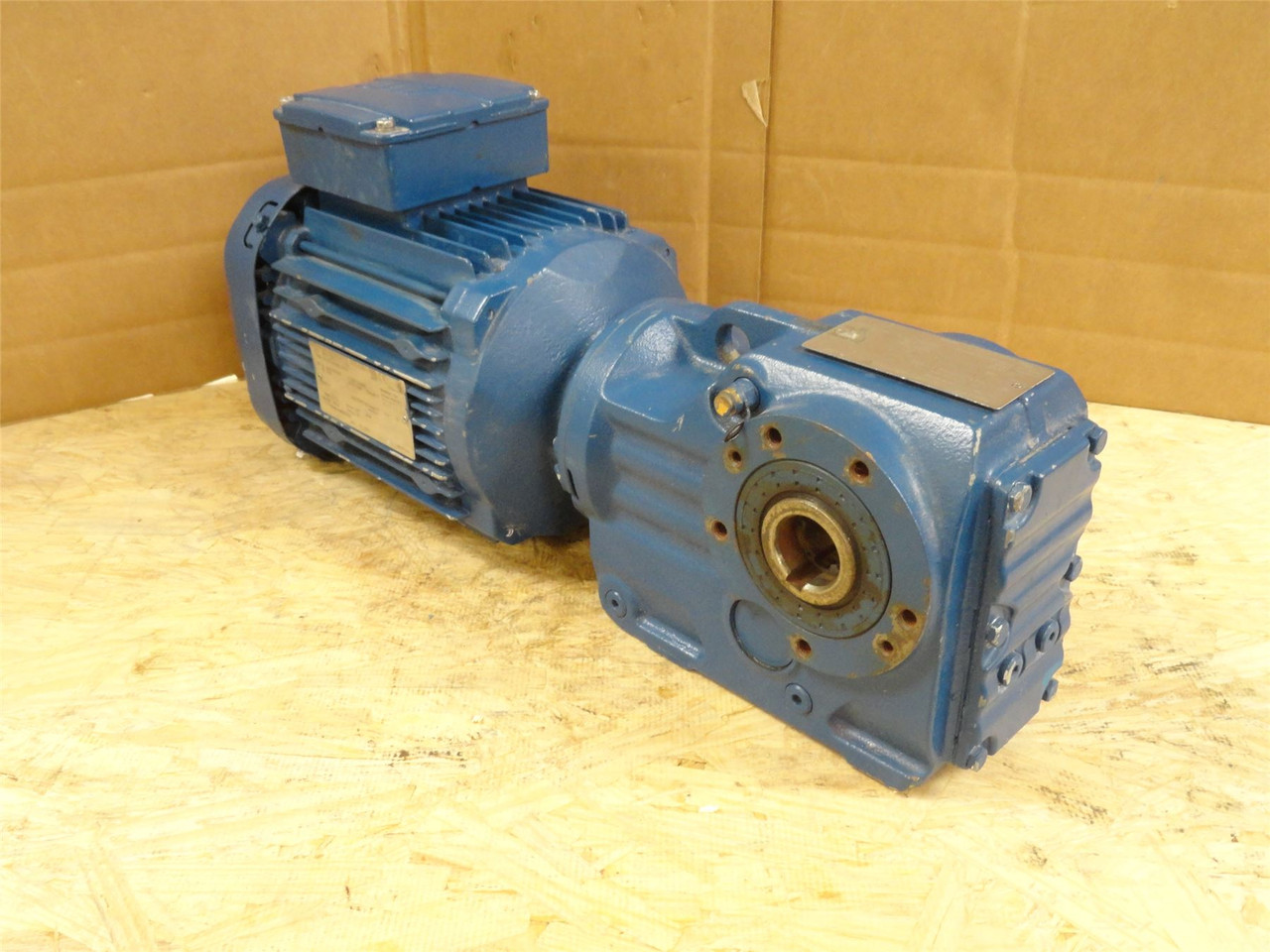 SEW KA37DRP90L4/DH; Gearmotor; 17.15:1 Ratio; 230/460V; 3PH