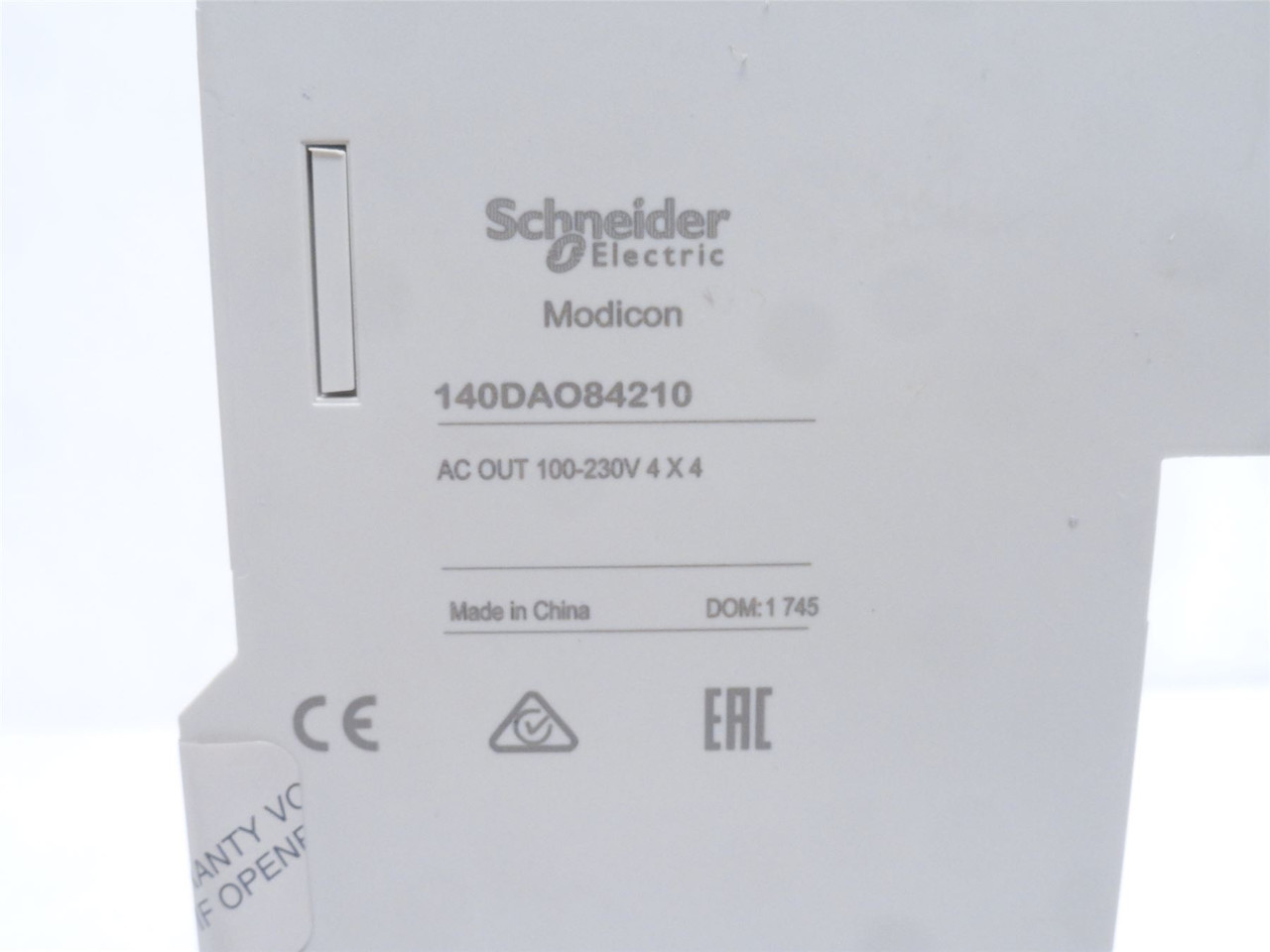 Schneider 140DAO84210; Discrete Output Module; 100-230VAC; 5A
