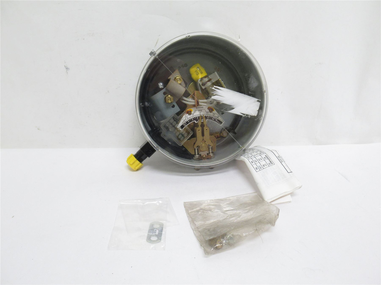 Mercoid DA-21-3-9S; Bourdon Tube Pressure Switch; 10-300PSIG